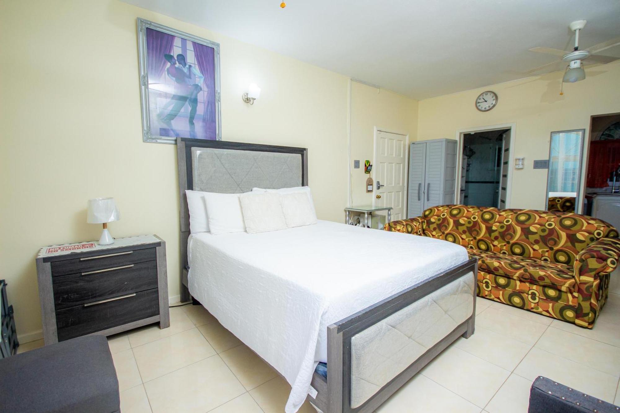 Ocho Rios Ocean Front Luxury Studio Sky Castles 24 Hrs Sleeps 2 Apartment Exterior photo