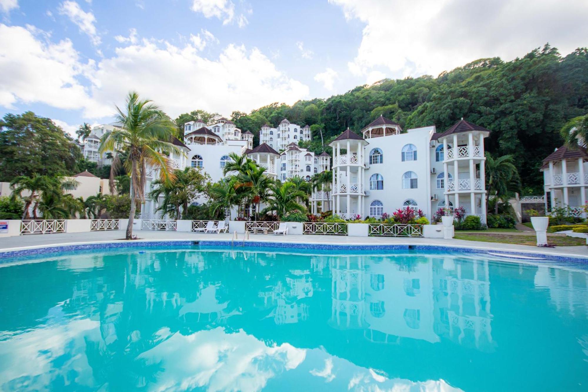 Ocho Rios Ocean Front Luxury Studio Sky Castles 24 Hrs Sleeps 2 Apartment Exterior photo